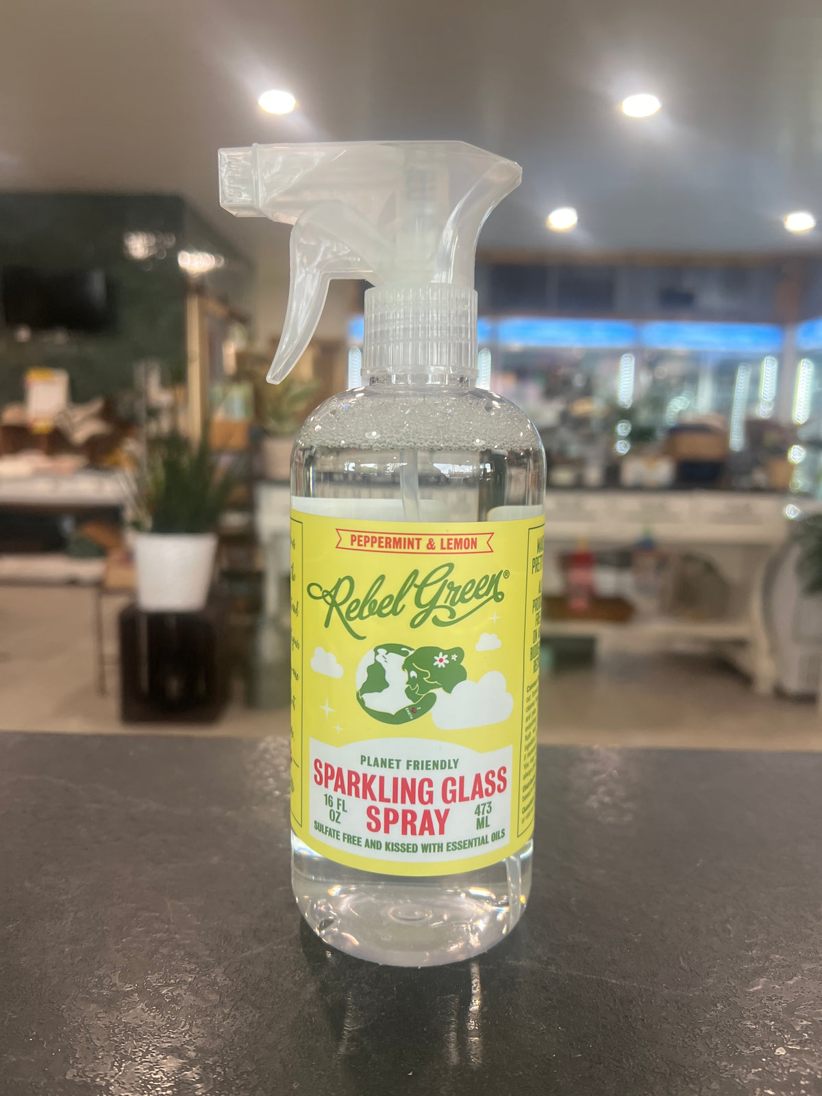 Rebel Green Sparkling Glass Spray - Peppermint & Lemon